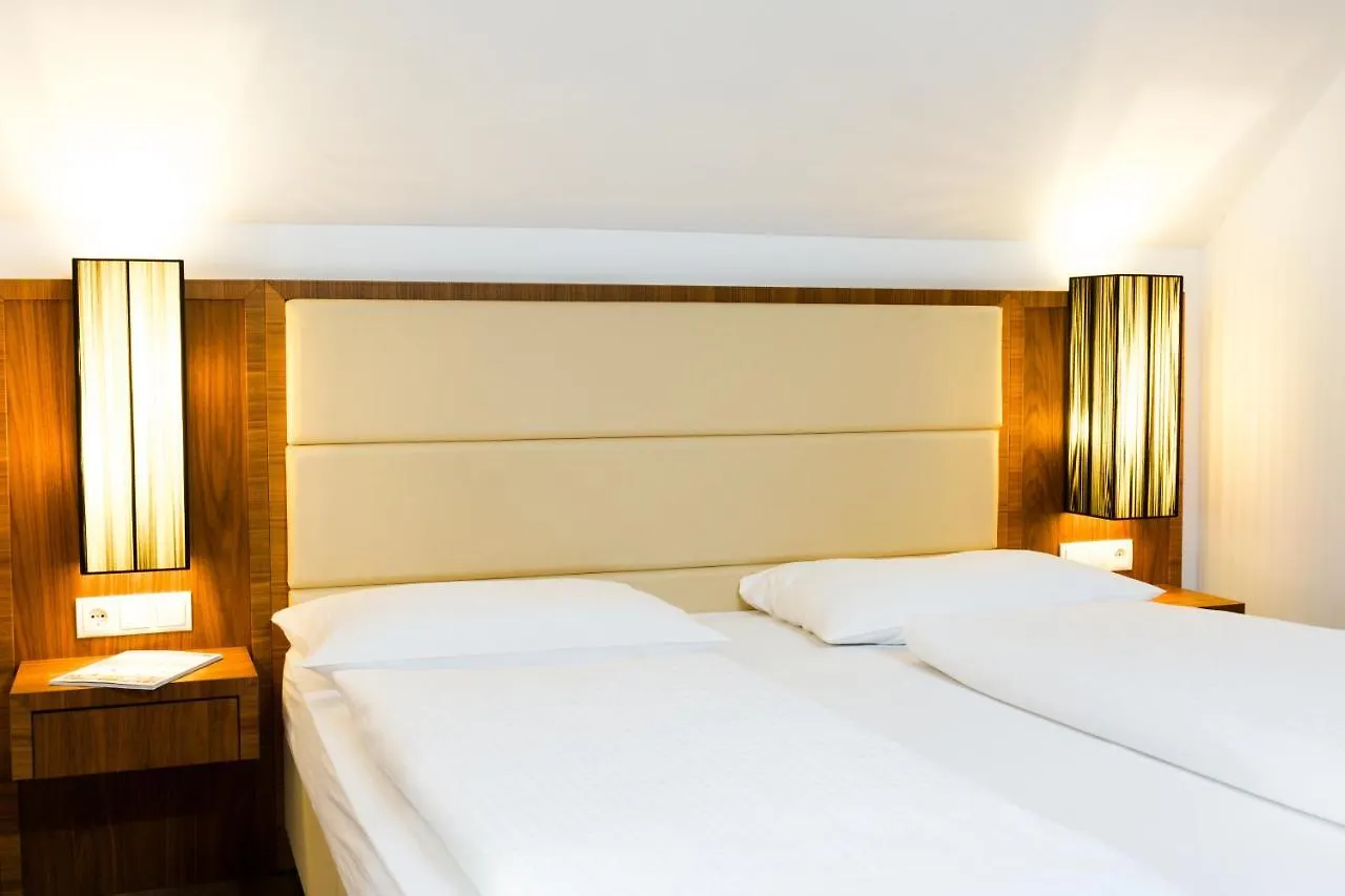 Hotel Kapeller Innsbruck 3*,  Austria